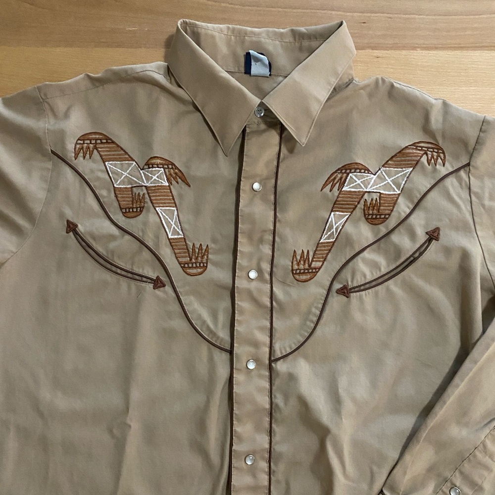 Vintage 70s Levis Tan Pearl Snap Shirt Western Embroidered Cowboy Bird Arrow